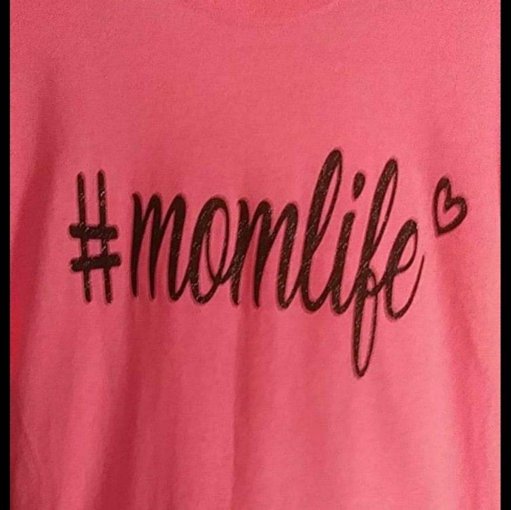 Large hot pink mom life